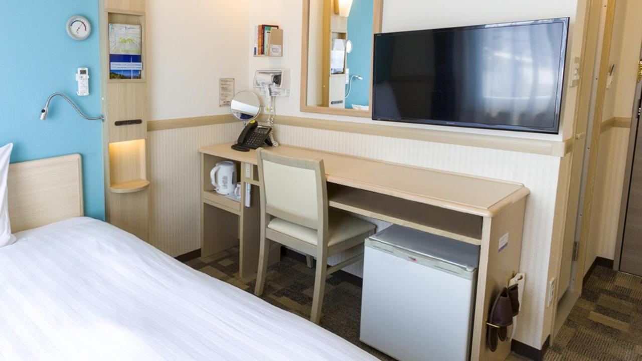 Toyoko Inn Hiroshima-Eki Stadium Mae Exterior foto